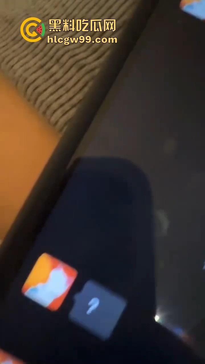 伦敦留学生与卖家交易气球因迟到大战，气球买卖差点变搏击赛，现场手指流血画面曝光！-5