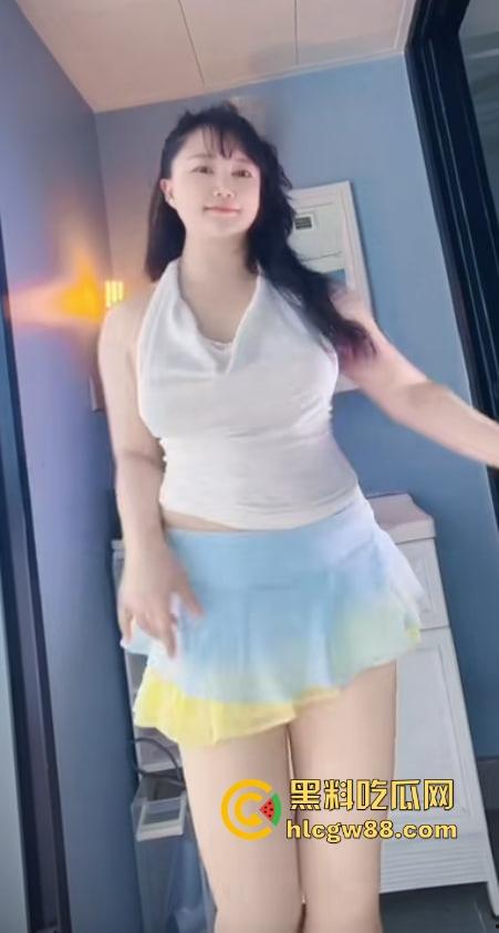 湖北抖音【猫咪老师】熟妇主播化身性感小野猫，一个私人飞机就开腾讯会议室湿欲私播，没声也够骚！-10