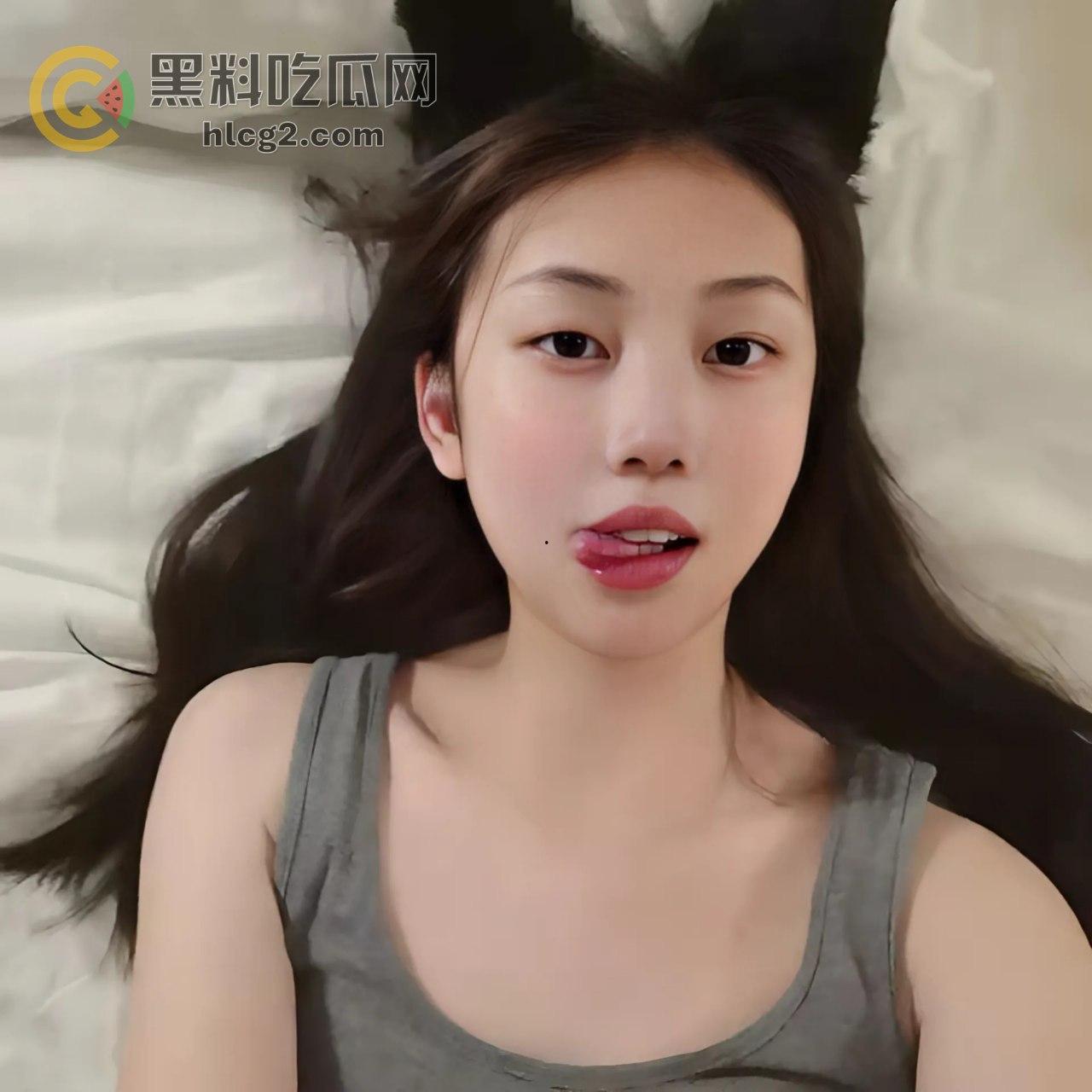 极品小情侣性爱视频百度网盘曝光，清纯美女私下狂放，惊人倒立吃鸡-3