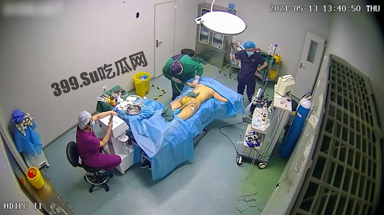 监控流出 珍稀资源黑客破解整形医院摄像头偷拍妹子脱光光做抽脂麻醉过后疼得哭蒙了圈-3