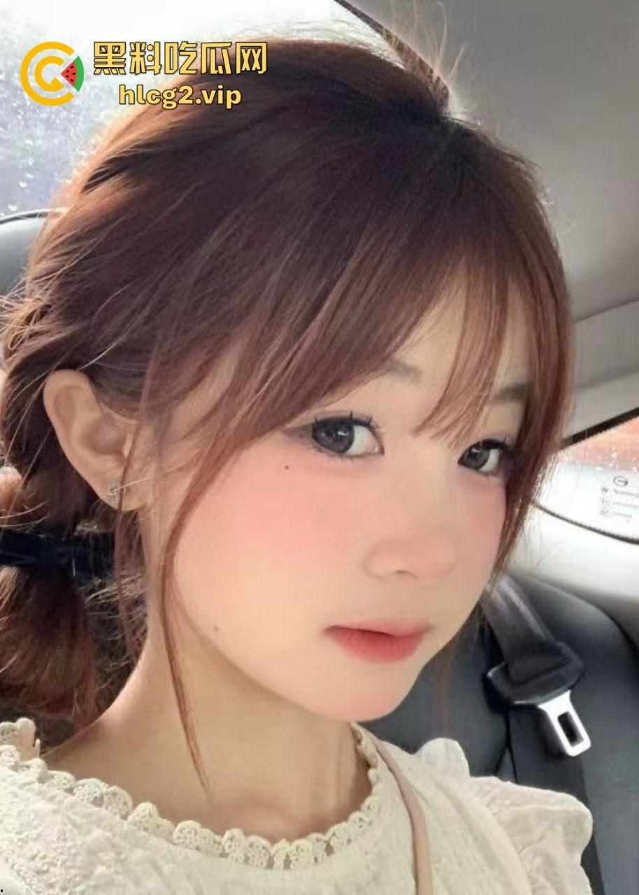 白虎嫩妹林维欣被男友后入爆操！蜜汁呻吟配合狂野抽插，微肉感身材太骚了！-3