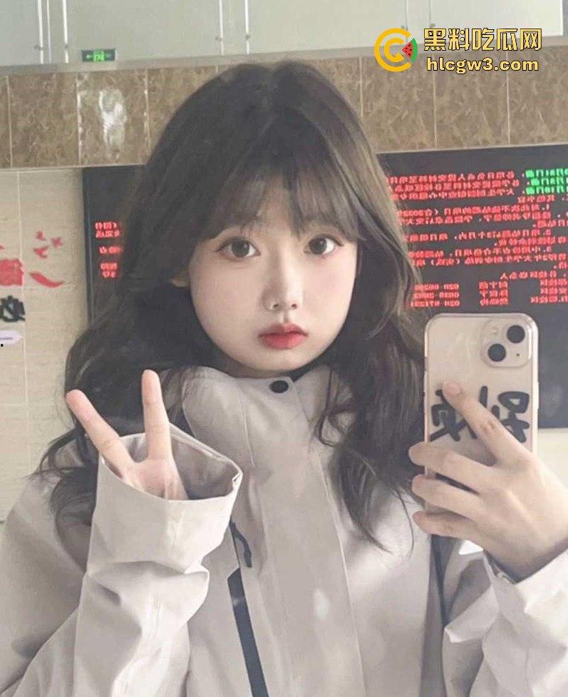 华南科技师范大学清纯女神【康雅婷】不雅视频外泄！黑丝美腿被男友扛起无套猛操，最后颜射全程劲爆！-7