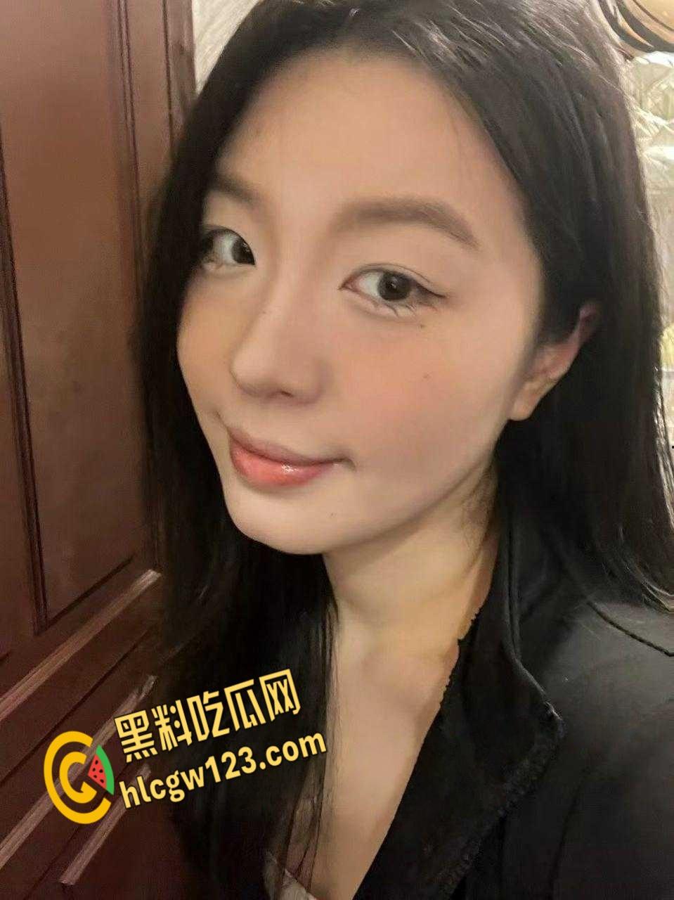 浙江嘉兴气质女幼师【曾素瑶】，出轨健身教练曝光，高颜值女神就此沦为肉棒的玩物！-1