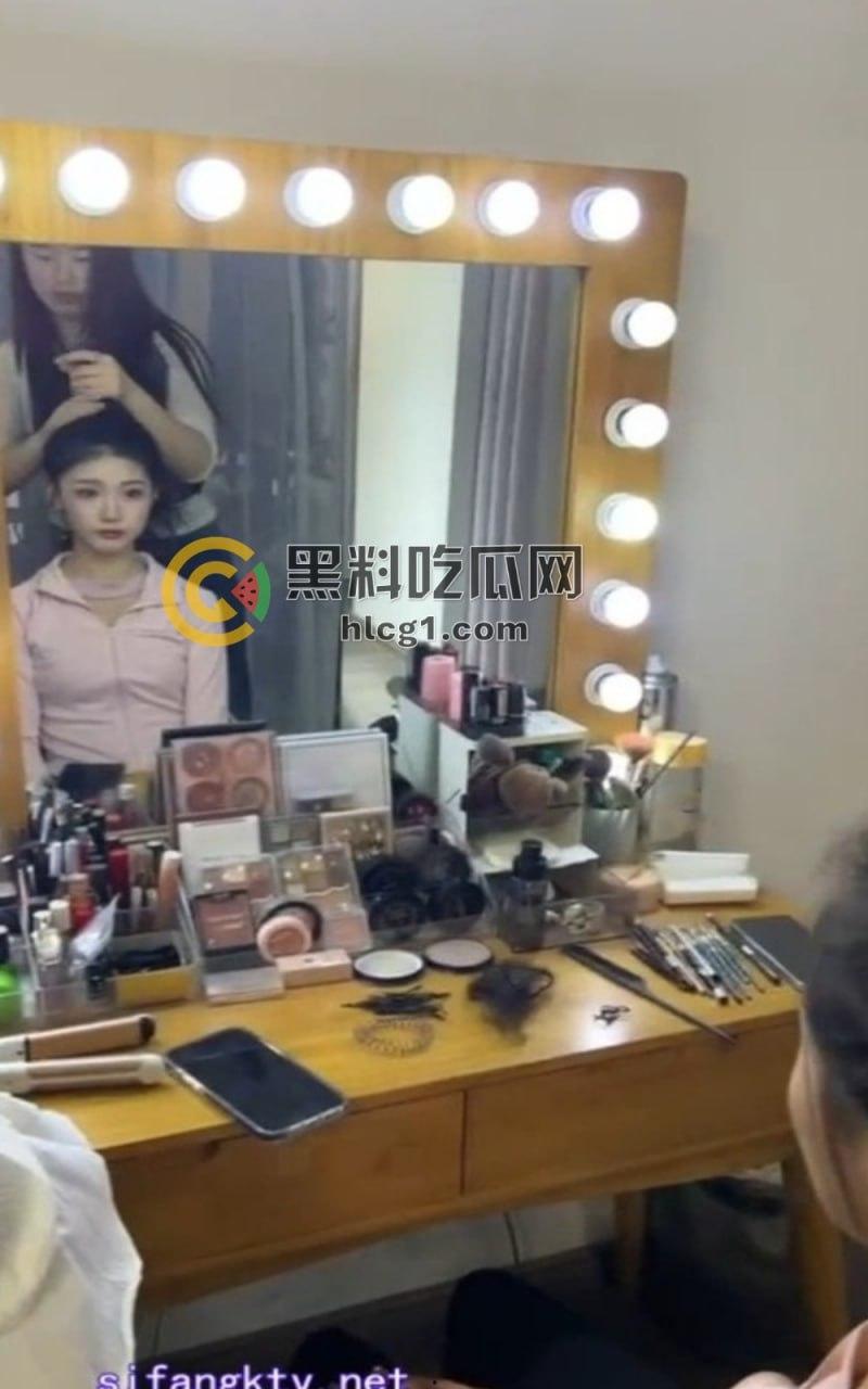 大神约啪大学艺校小仙女，偷拍曝光气质美女的母狗秘密一面！-2