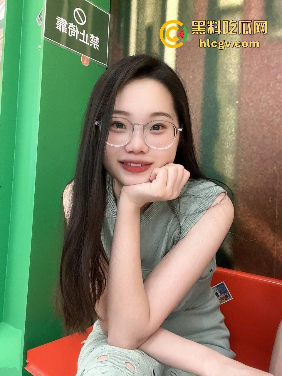 天津外国语大学大四学姐【韩雪珃】做爱视频意外流出！黑丝吃鸡巴画面疯传校园，毕业前的爆炸性丑闻！-3