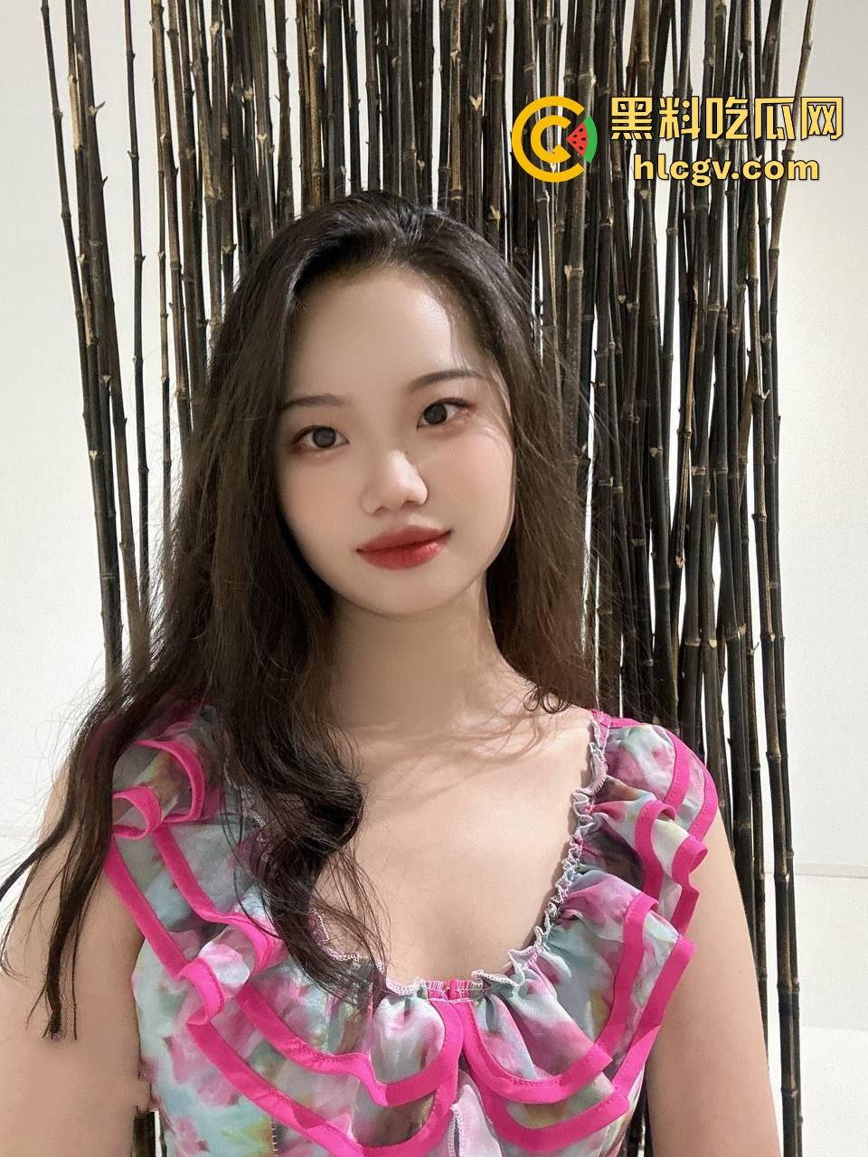 天津外国语大学大四学姐【韩雪珃】做爱视频意外流出！黑丝吃鸡巴画面疯传校园，毕业前的爆炸性丑闻！-7