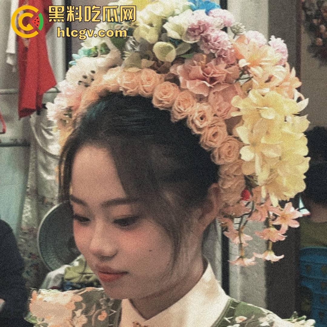 天津外国语大学大四学姐【韩雪珃】做爱视频意外流出！黑丝吃鸡巴画面疯传校园，毕业前的爆炸性丑闻！-9