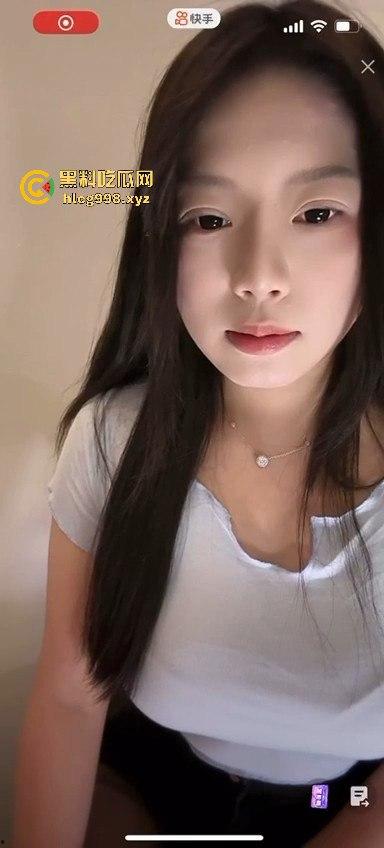 快手巨乳【冷艳小姨】直播翻车！为大哥打赏豪放露奶，被封后转战抖音继续骚操作！-11