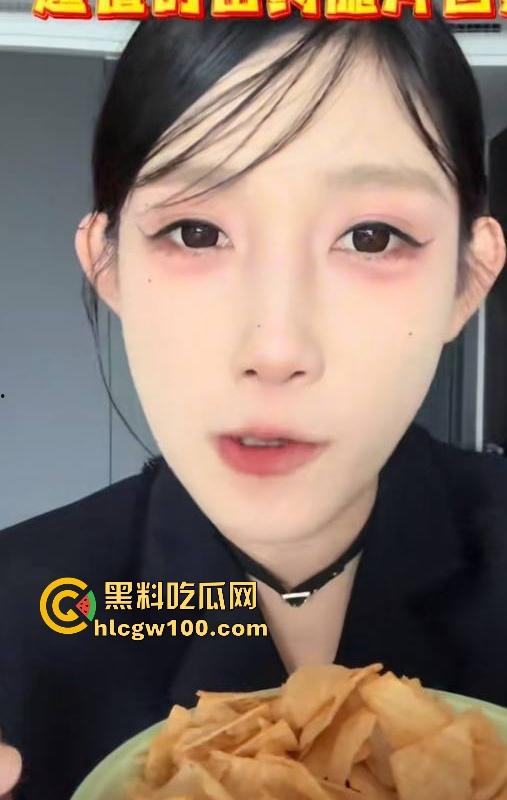 抖音反差母狗【王圆圆】骚气舞蹈视频流出，蕾丝透明装扭的真骚。-7