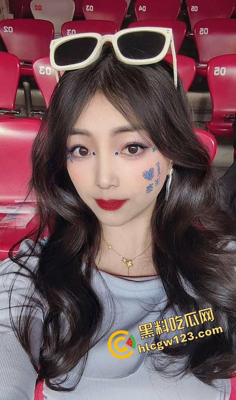 民宿开房无套爆操啪啪啪啪正激烈，换姿势换到发现针孔摄像头，女的还没高潮，摄像头先翻车！-2