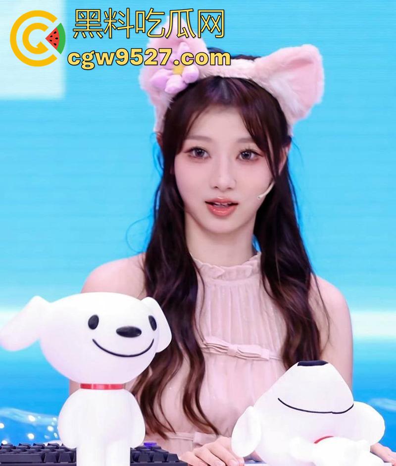 英雄联盟【解说天舒】，正在直播时突然黑屏，竟然是憋不住在和女人做爱，女的大喊爽死了！-6