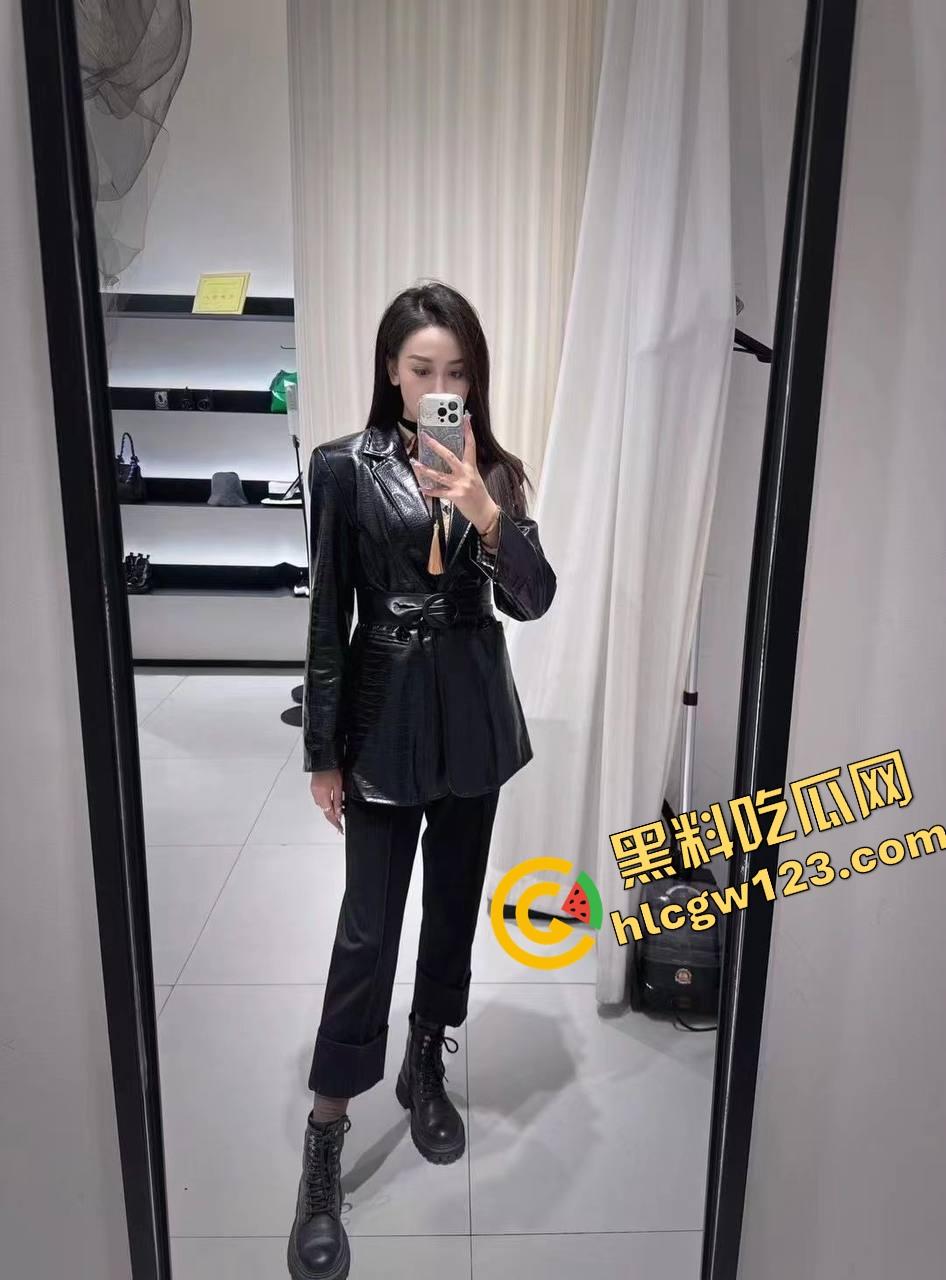 上海牛逼富二代爆玩制服嫩妹，法拉利一开少女排队上车，无套内进制服JK，操到嘤叫痉挛！-2