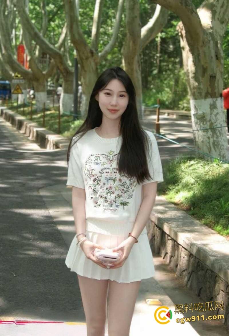 保定理工校花 【徐丽颖】，约炮成瘾玩情趣调教，穿JK戴狗链被爆操颜射吞精，堪称校园公交车随便上！-5