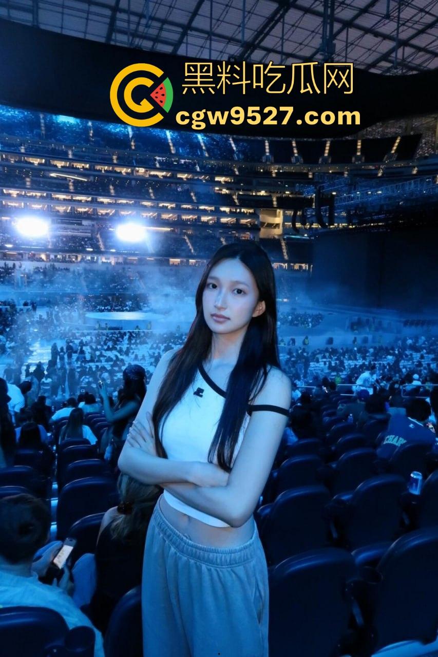 感谢时代少年团上海演唱会！一张门票换一顿操，追星女神终于被我无套后入，原来追星的女孩这么容易拿下！-3