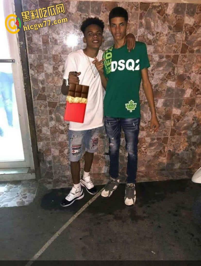 多米尼加摩托车街头狂飙不慎滑倒  货车碾压血肉横飞  挑战死神代价血腥！-1