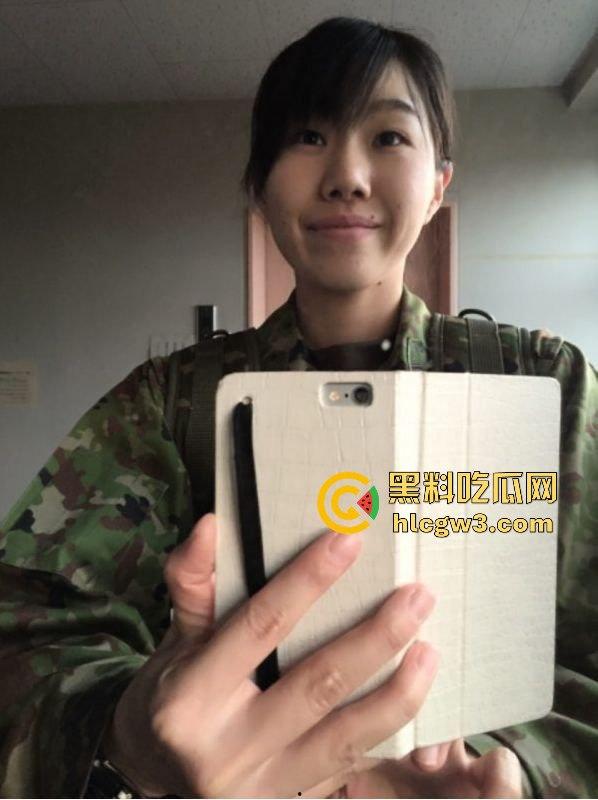 驻日美军士兵操小日子自卫队女兵干到腿软 军营泄漏激情画面女兵全程浪叫不带套，美式大肉棒抽插到喷水！-4