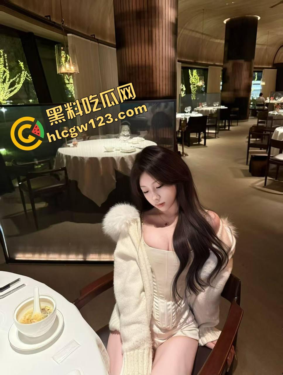 科技助淫！苹果AR眼镜真能操回忆，粉丝投稿我戴着它看自己当年怎么爆操前女友，射完还原地起立鼓掌！-5