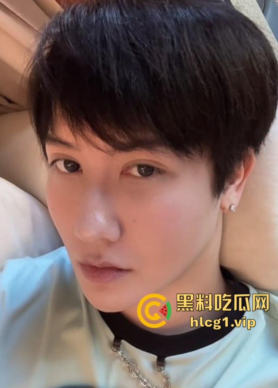 网红蛇精男刘梓晨热搜酒店激情视频曝光，与美女比拼叫床，塌房事件真相大白！-10