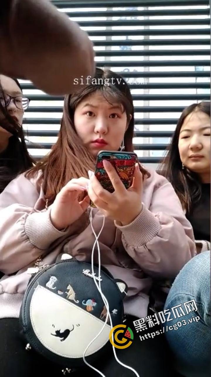 国产大变态 街射篇 速射通关达人 【黑虎】专场 专门挑街头的年轻路人妹子露屌  又收获一波表情包 （四）-4