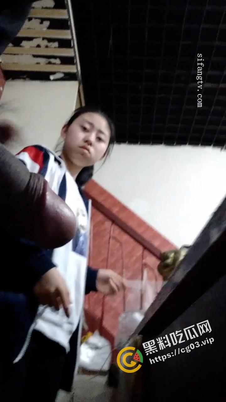 国产大变态 街射篇 速射通关达人 【黑虎】专场 专门挑街头的年轻路人妹子露屌  又收获一波表情包 （四）-10