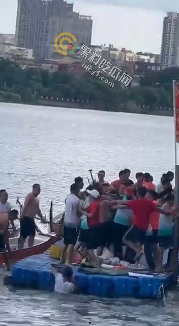 东莞高埗惊现神秘龙舟大战，竞技变身实战，究竟谁在操控背后？-1