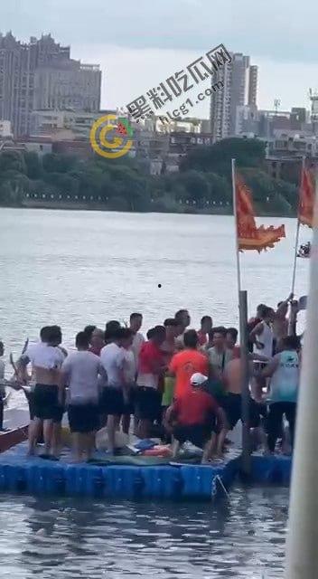 东莞高埗惊现神秘龙舟大战，竞技变身实战，究竟谁在操控背后？-4