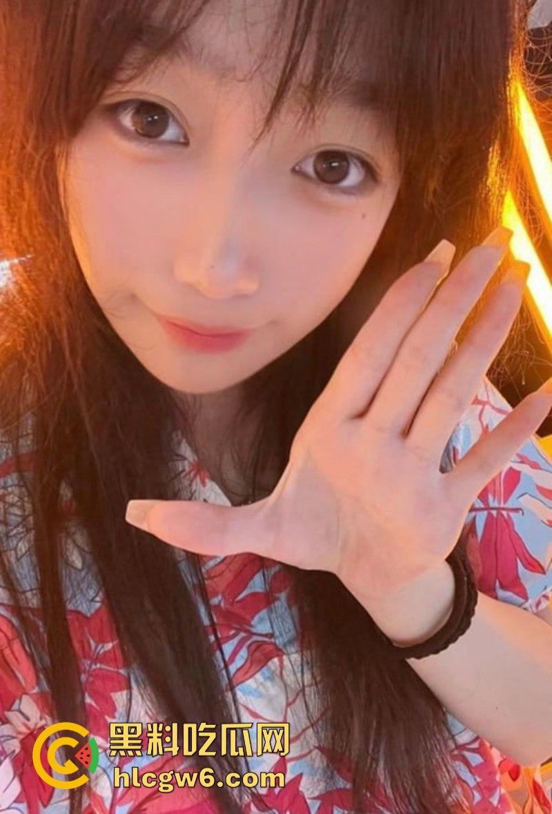 极品吊乳蜜桃臀 到了床上骚不停 深圳大学【黄雨薇】被男友投稿曝光反差做爱视频 口活娴熟如骚鸡-1