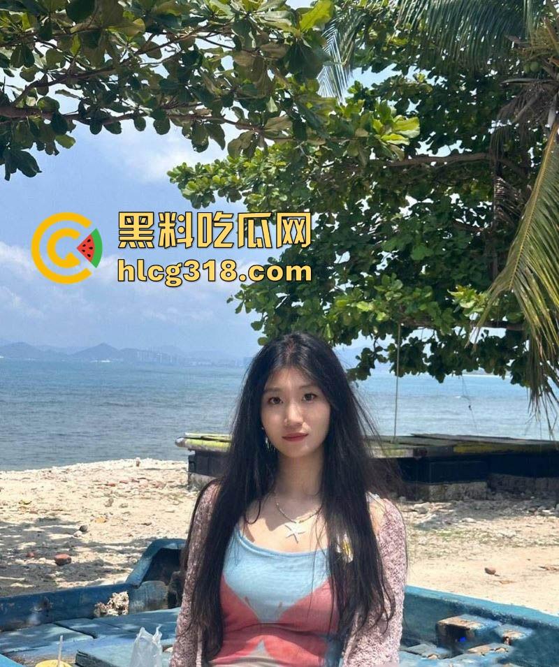 南宁师范学院清纯学姐【林嘉怡】被男友泄露性爱视频，反差淫荡母狗，情趣装下骚气十足！-2