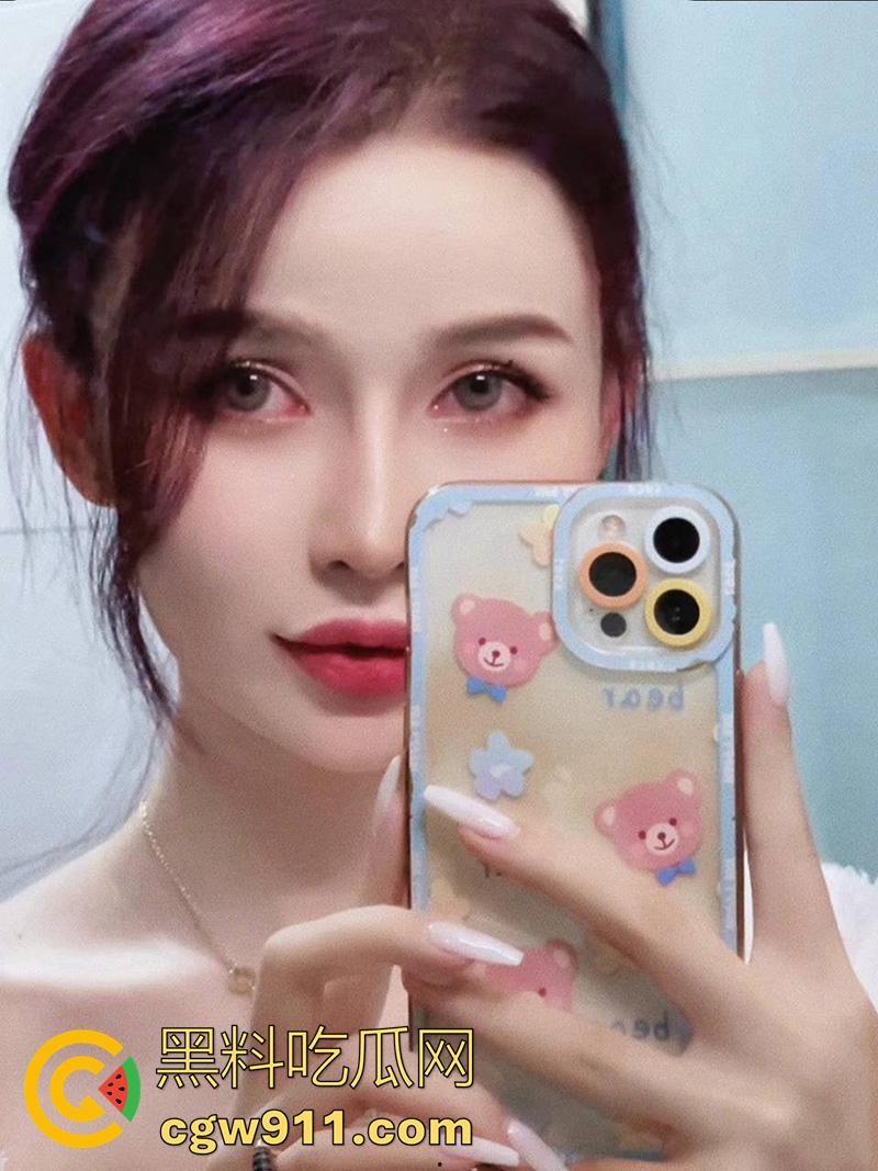 新疆真是人人迪里热巴啊！新疆骚母狗杨敏，身材一流颜值更是逆天，确实个爱舔脚的骚母狗，被主人爆操视频曝光！-3