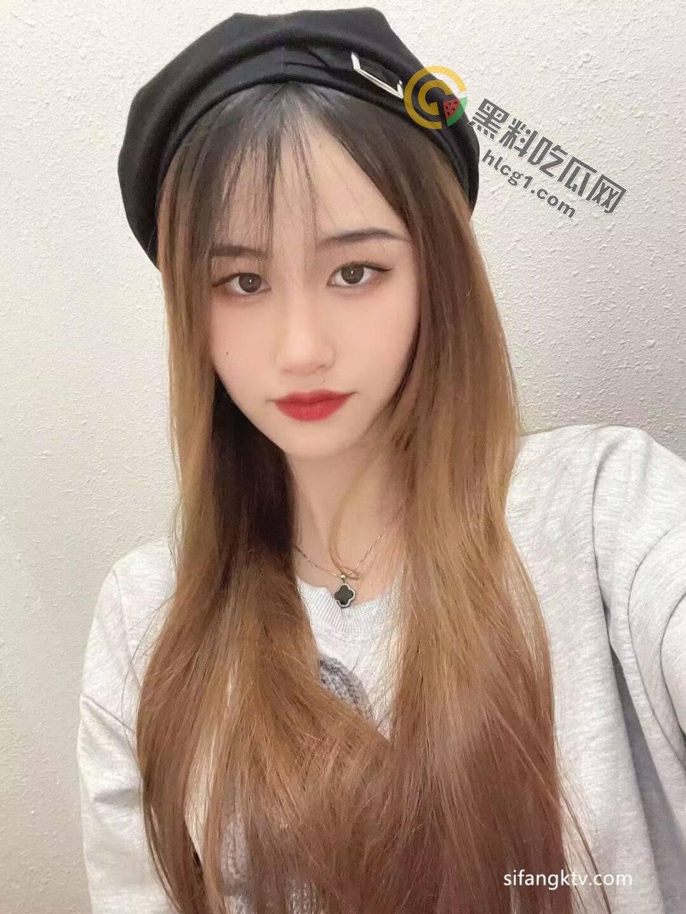 超精品泄密！高颜值反差美女大学生薛翊宁性爱图影泄密流出，完美露脸引发全网讨论！-5