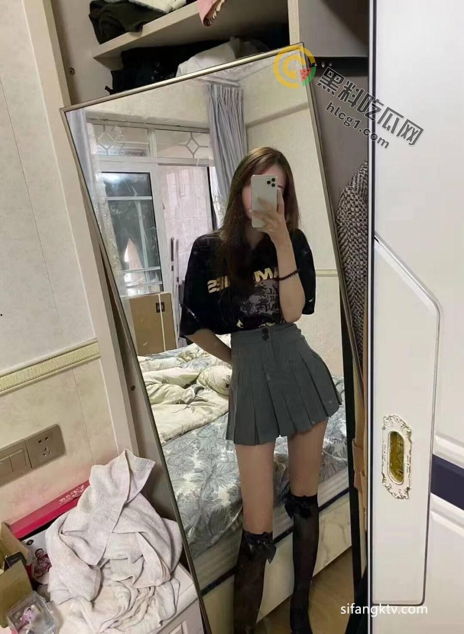 超精品泄密！高颜值反差美女大学生薛翊宁性爱图影泄密流出，完美露脸引发全网讨论！-7