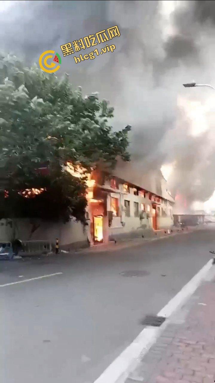 燃烧殆尽！宁波海曙一装潢材料市场 突发大火！火海涌现！-11