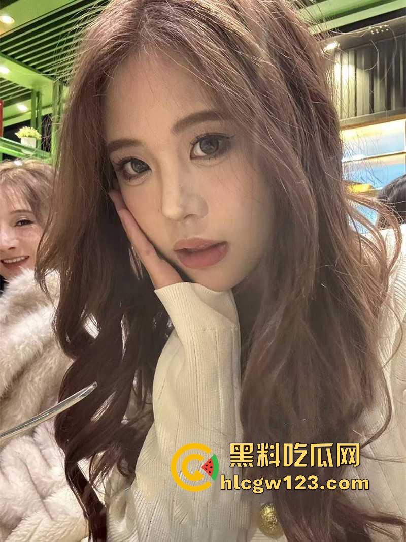 模特身材极品女神【林沫曦】高端伴游金主视频流出 白天陪玩晚上陪睡 只要钱到位 没有什么是不可能的！-9