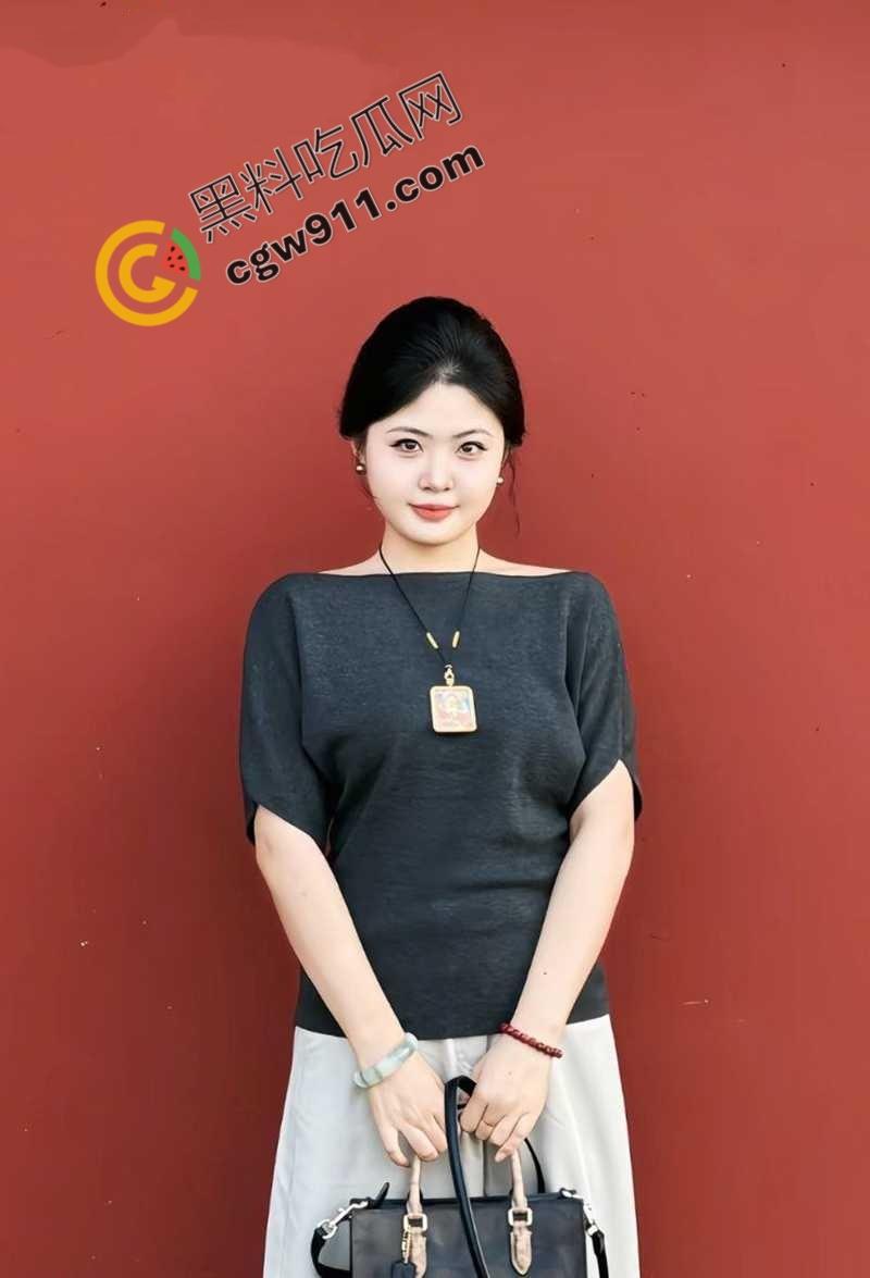 郑州气质美女【周仕琳】私拍泄密：露脸挨操，黑丝细腿，豪乳震撼，男友母狗玩法让人血脉贲张！-5