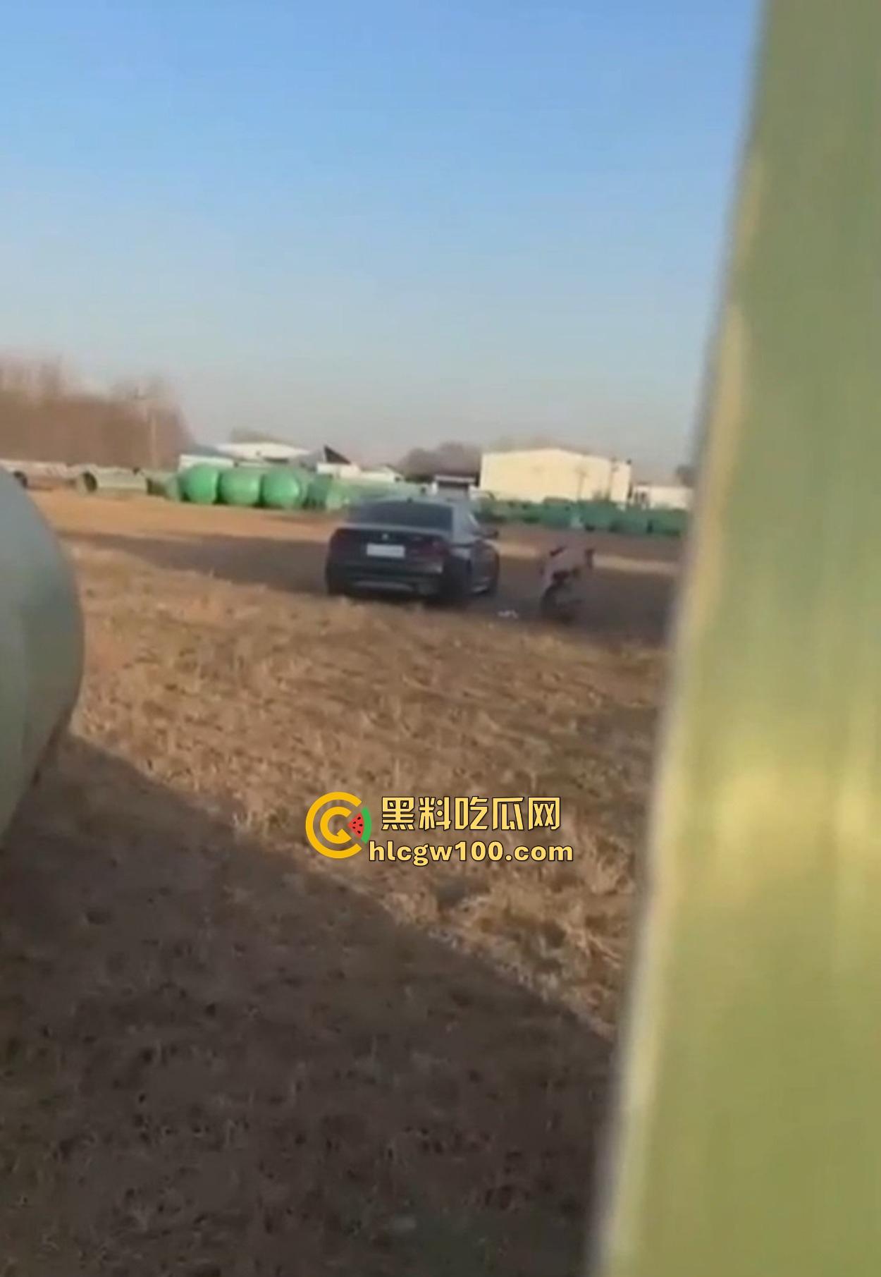 2025新年第一车震，河北【冀TF05906】车主田野激战，小蜜骑电动车赴约挨操，村口卫生纸撒一地！-10