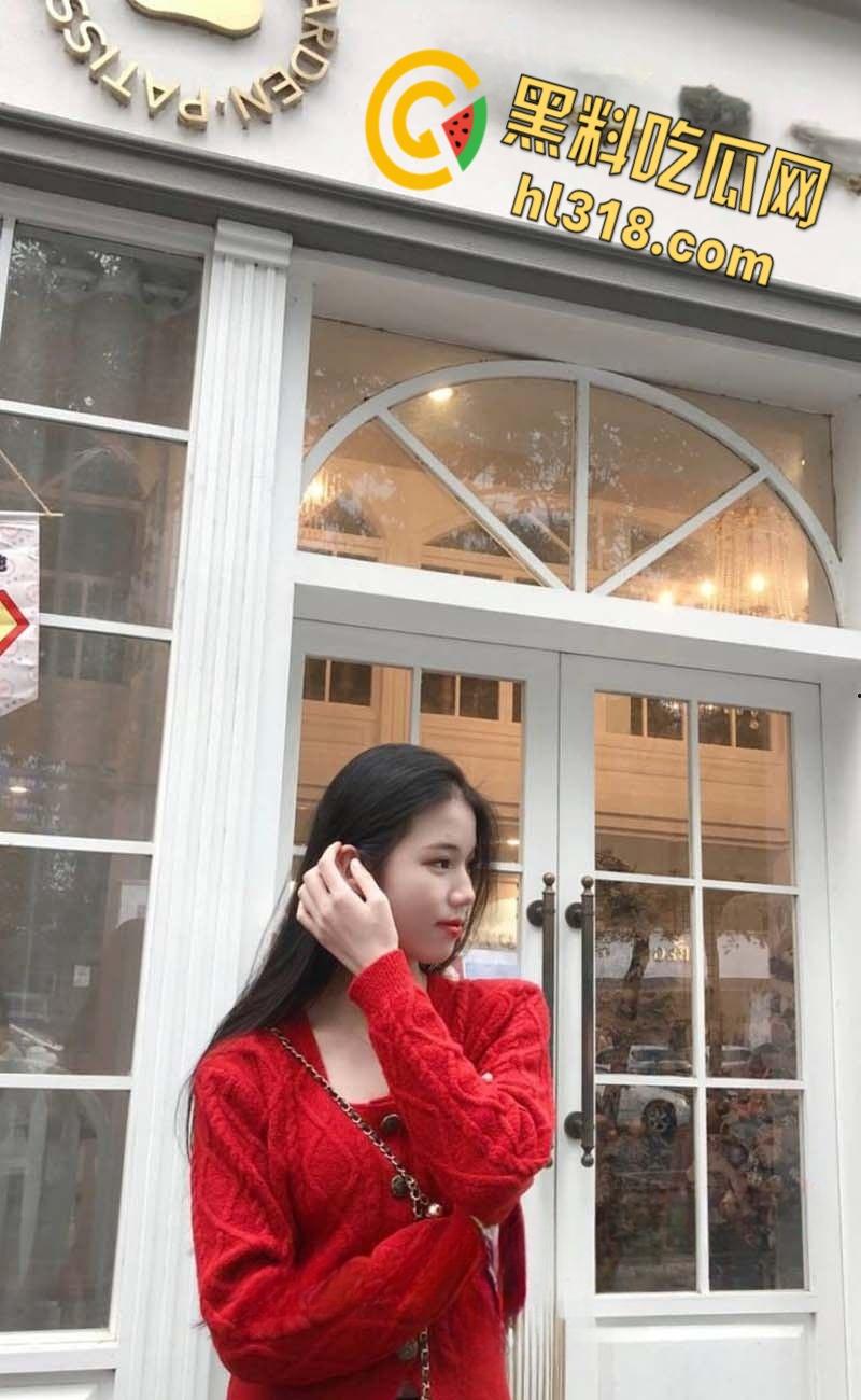 广西南宁【邓婷婷】出轨偷情约炮，绿帽男友无情曝光，清纯白袜白丝被各种爆操打桩，露脸口爆淫荡至极 !-3