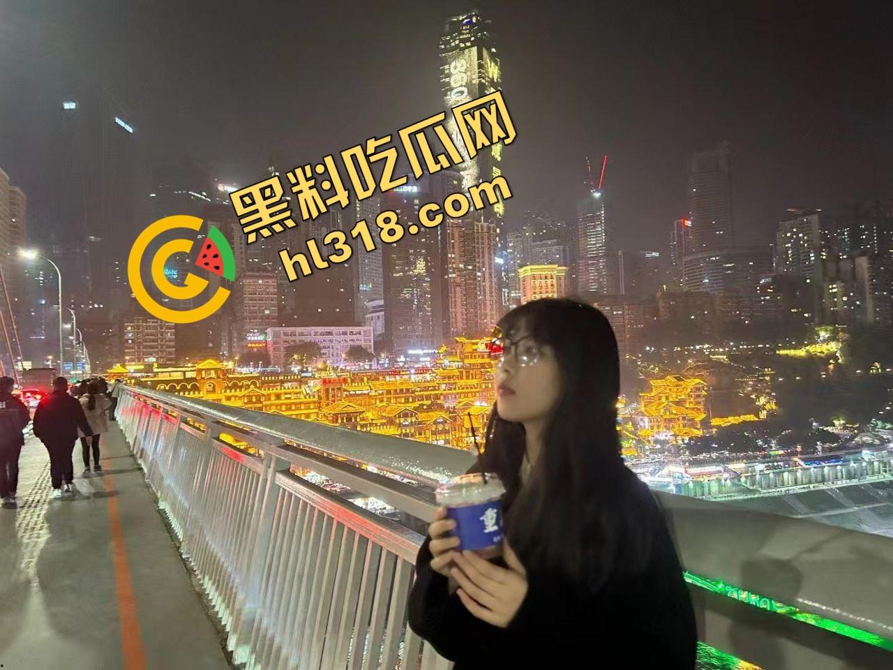 酒店开房正操得起劲，萌妹爸爸一个电话打来，不知道电话那头的爹知不知道自己闺女已经被干高潮了！-8