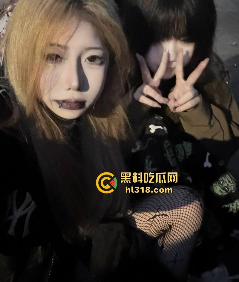 甘肃唇钉少女【奕馨】抖音快手号【既往不咎】白嫩美乳圆润翘臀，骚气摆拍，就说去学拍摄！-3