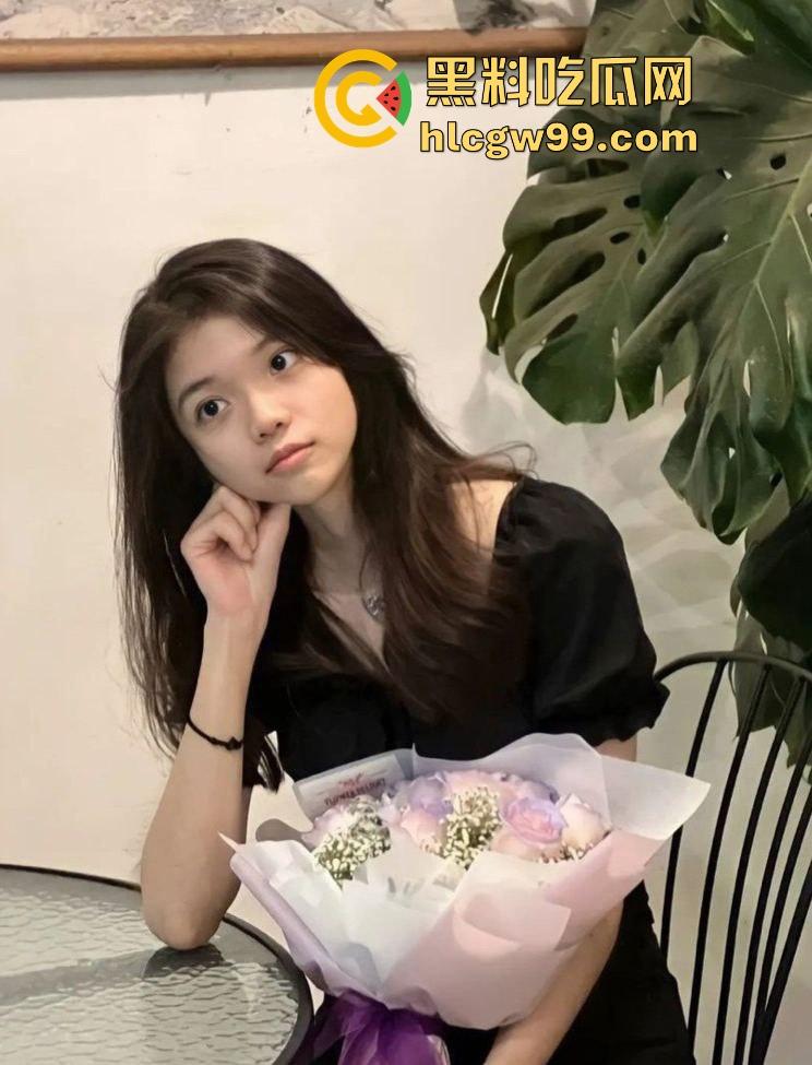 初恋还是初恋，嫩逼还是嫩逼，回家过年相遇，几杯酒下肚直接开房，一摸还是当年那个水汪汪的感觉！-7