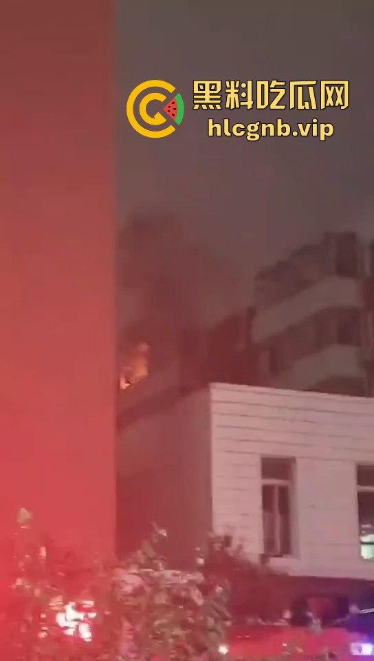 阜新县七楼家庭大战升级！夫妻吵架引发惊天爆炸，整栋楼人心惶惶！-3