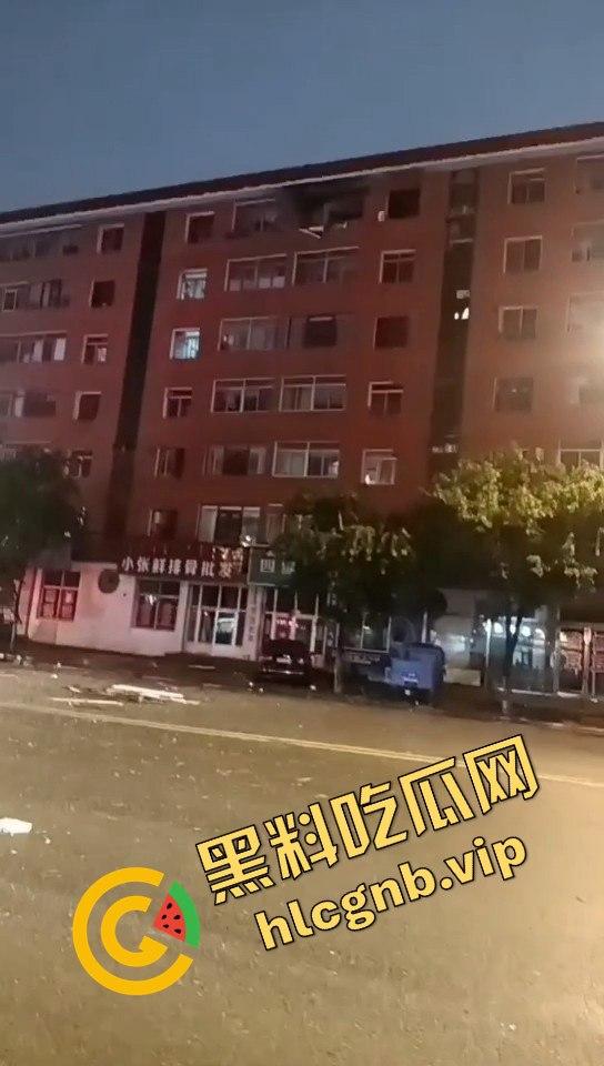 阜新县七楼家庭大战升级！夫妻吵架引发惊天爆炸，整栋楼人心惶惶！-7