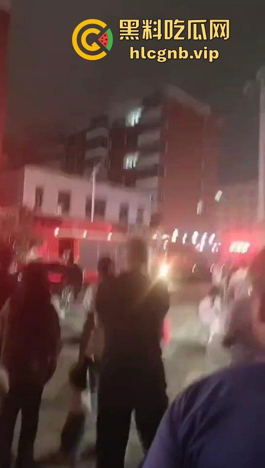 阜新县七楼家庭大战升级！夫妻吵架引发惊天爆炸，整栋楼人心惶惶！-8