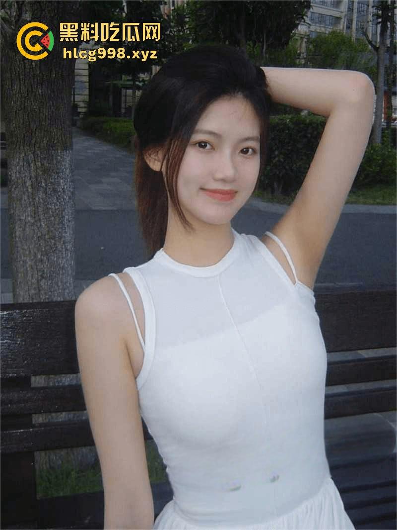 上海极品幼师『李师师』蒙眼被操爽到失禁！前男友爆不雅视频，情趣内衣加持被干得腿软逼湿！-4