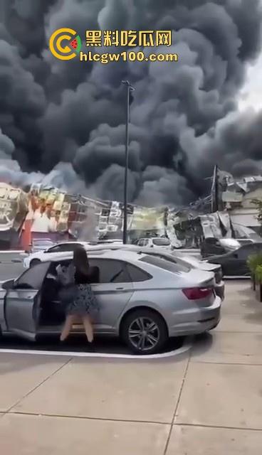 墨西哥 锡那罗亚州突发火灾，现场堪称恐怖末日快速摧毁房屋 极具吓人！-6