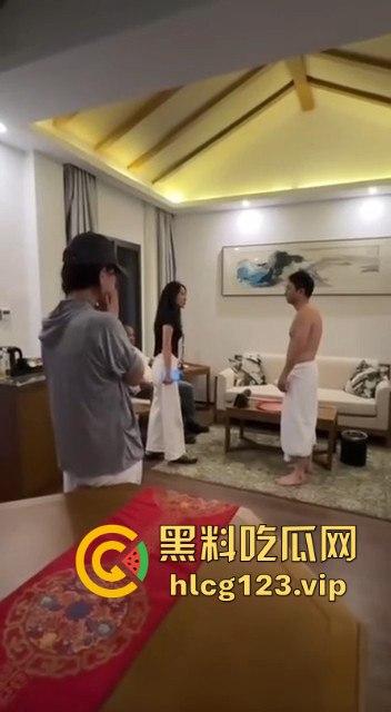 捉奸现场！酒店开房被老婆带家人逮个正着，这预定信息发给老婆是自首吗？-5