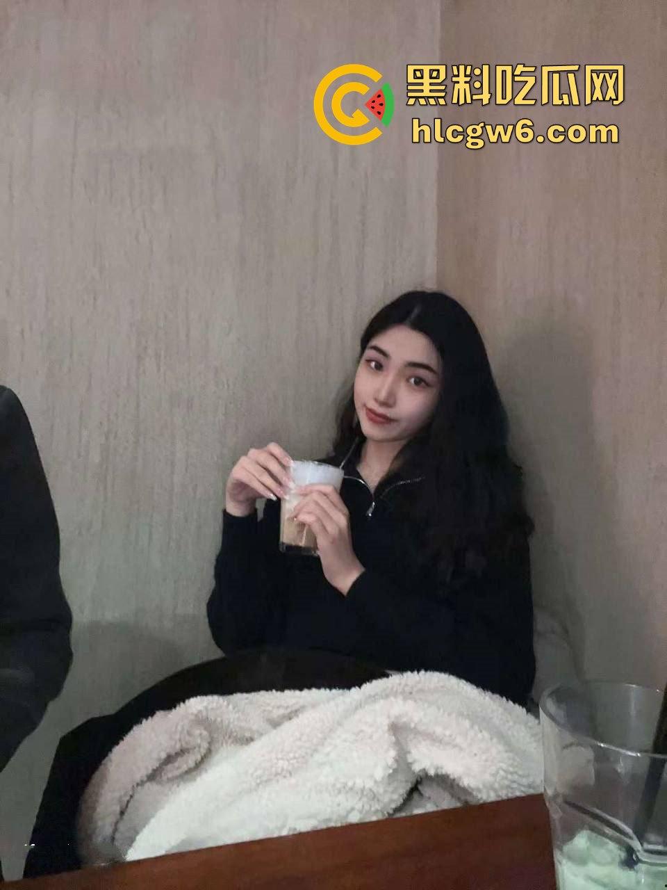 宁夏【夏梦雪】掰开嫩穴等你来，想插进去射怀你们的结晶？别做梦了 没几百万别谈生孩子，想操她花3千就够！-2