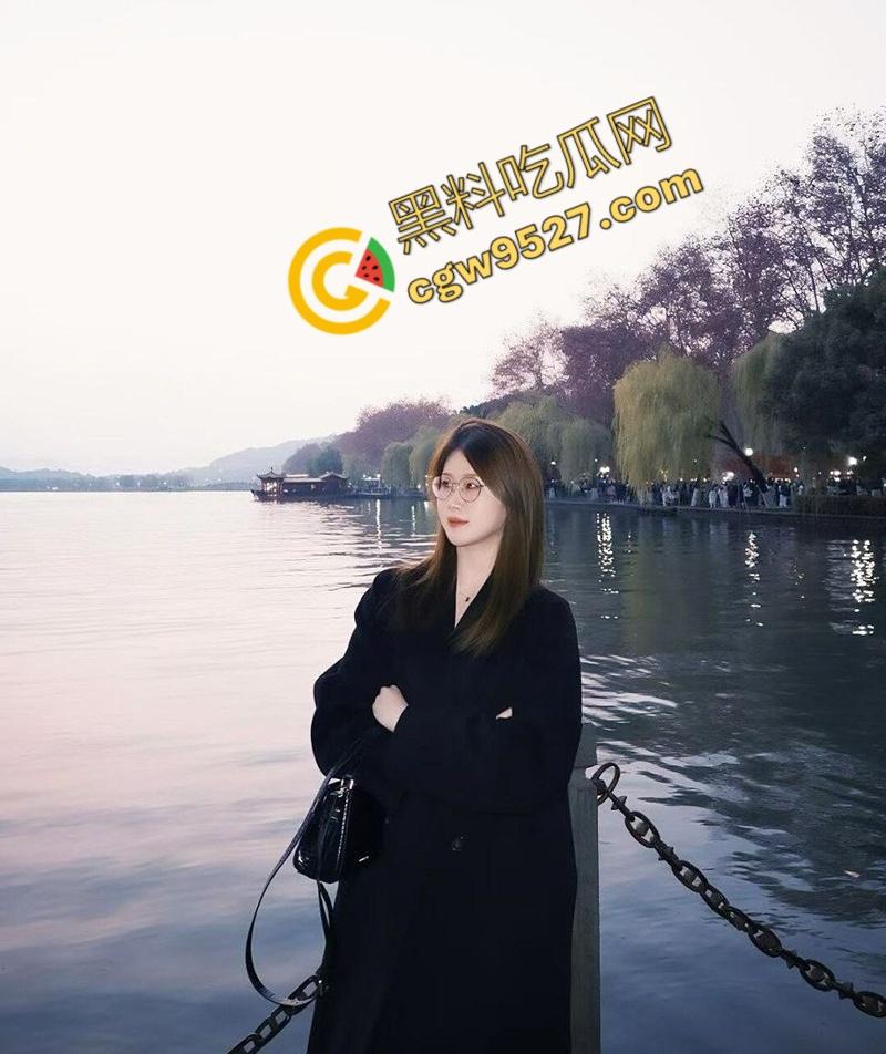 浙江00后学生妹【李丹】夺魄翘臀被男友猛操!渣男分手后不雅视频怒曝全网,极品嫩妹反差至极!-3