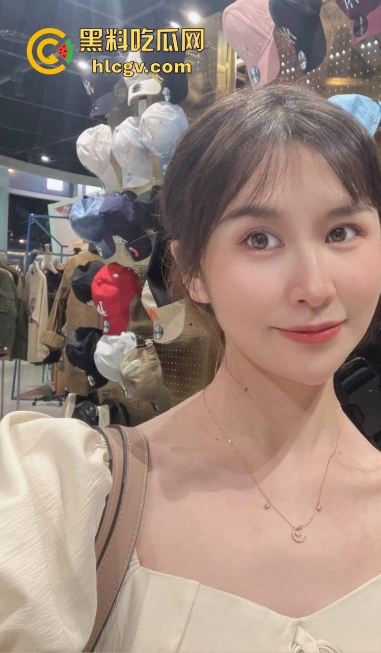 百度云惊爆富二代与极品女友啪啪视频！情侣私密日常被曝光，画面香艳十足！-6