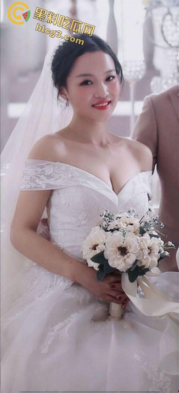 少妇骚妻反差大揭秘，新娘子从优雅人妻到淫荡母狗的惊人转变！-12