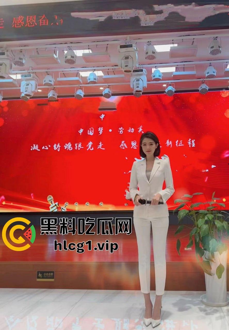 青岛电台主持人劳斯莱斯拍视频！渔网黑丝诱惑大哥，金主爸爸成就背后风光！-2